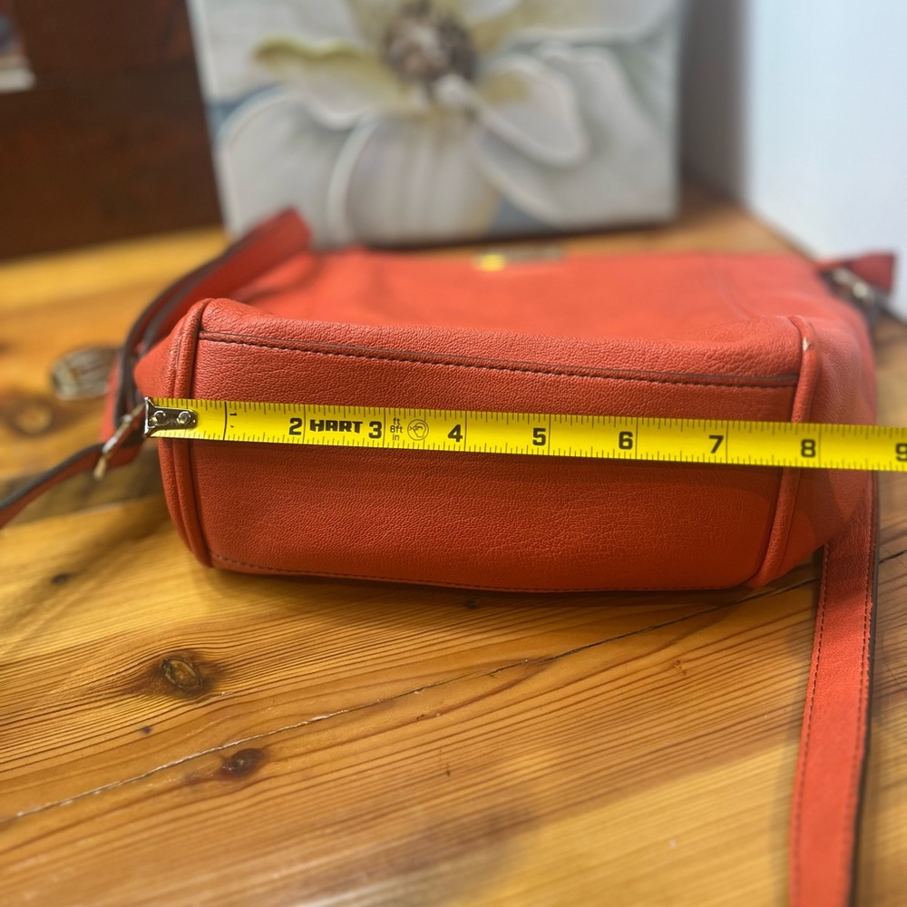 Liz Claiborne Orange Crossbody Bag with Adjustable Strap - Picture 9 of 10